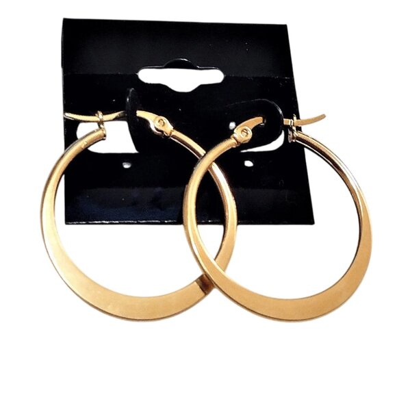 1 1/4" Flat Bottom Hoop 2mm Pierced Earrings Gold Tone Graduated Band 30mm - Picture 2 of 3